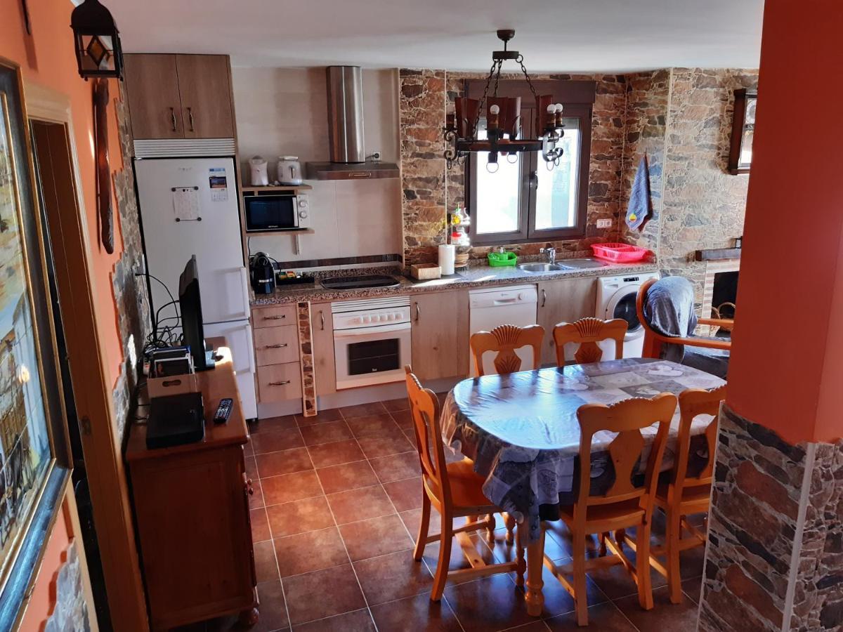 Casa Rural Mi Descanso Valdefuentes de Sangusín 外观 照片