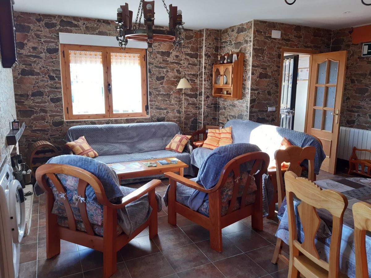 Casa Rural Mi Descanso Valdefuentes de Sangusín 外观 照片