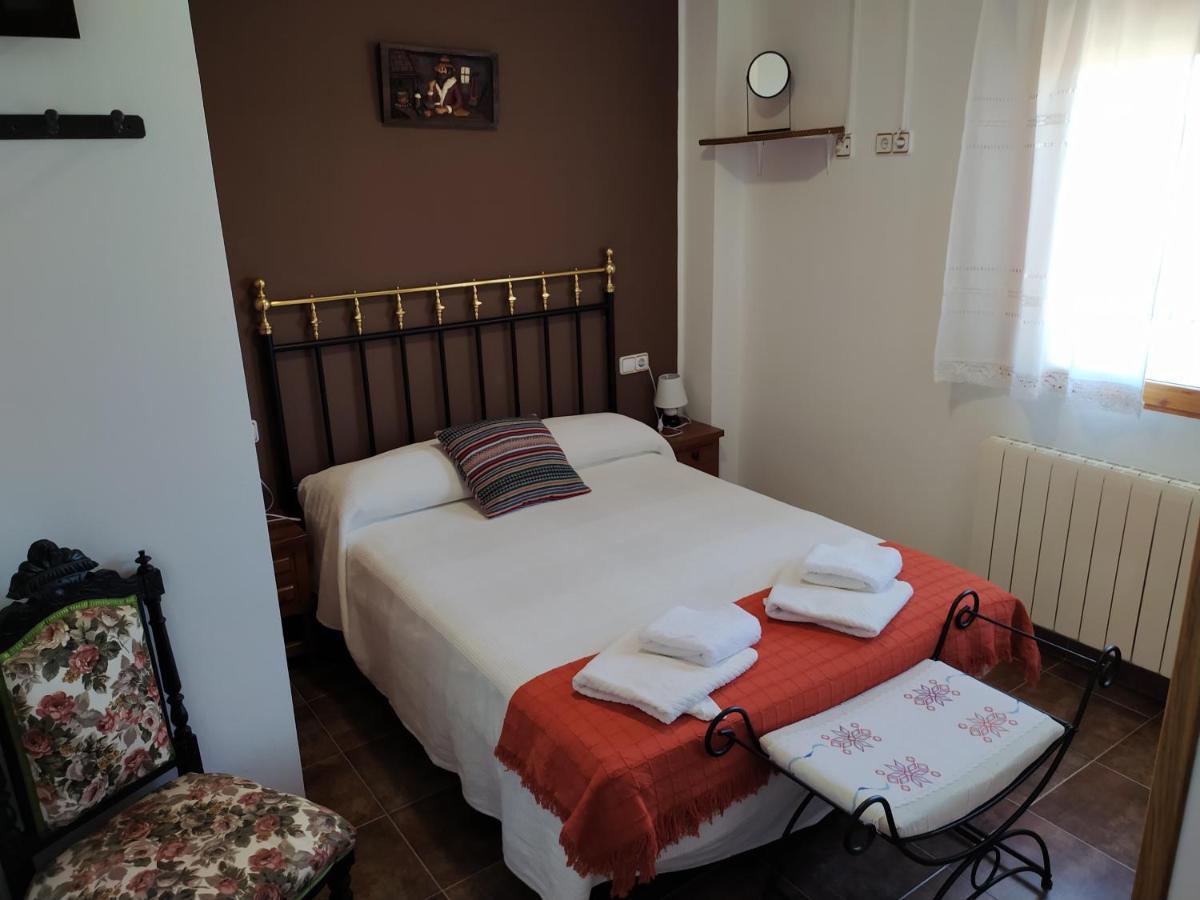 Casa Rural Mi Descanso Valdefuentes de Sangusín 外观 照片