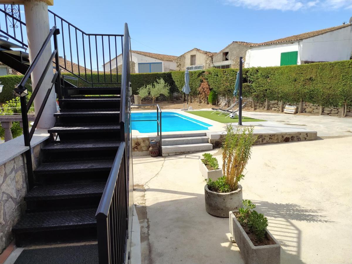 Casa Rural Mi Descanso Valdefuentes de Sangusín 外观 照片
