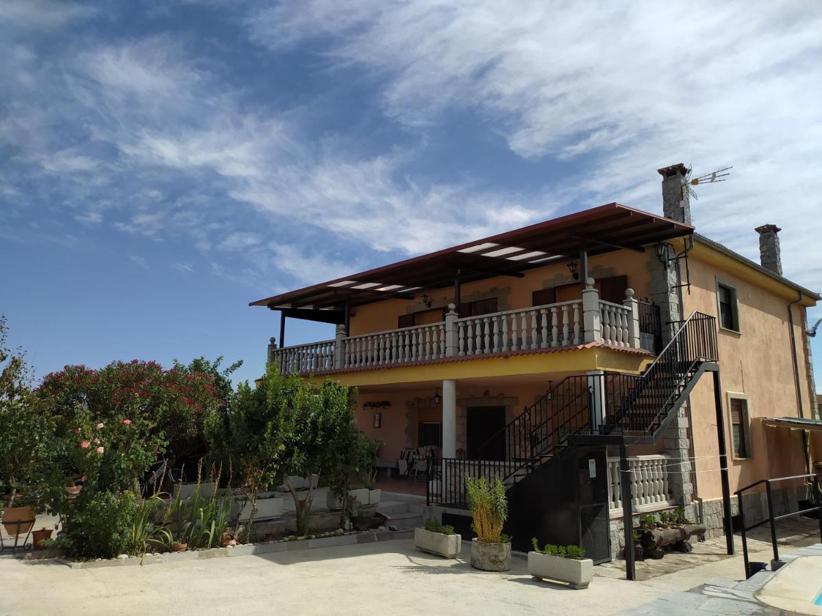 Casa Rural Mi Descanso Valdefuentes de Sangusín 外观 照片