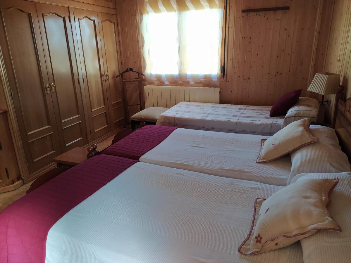 Casa Rural Mi Descanso Valdefuentes de Sangusín 外观 照片