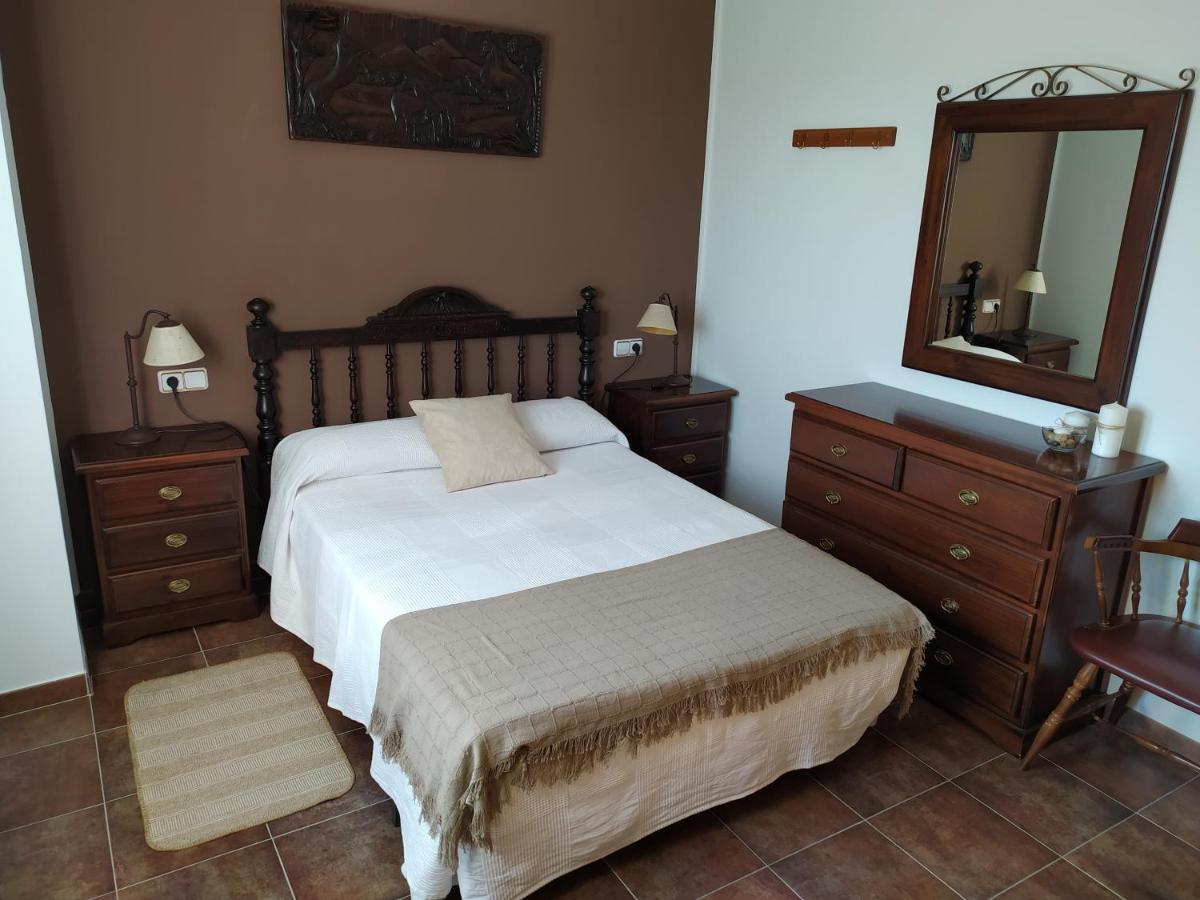 Casa Rural Mi Descanso Valdefuentes de Sangusín 外观 照片