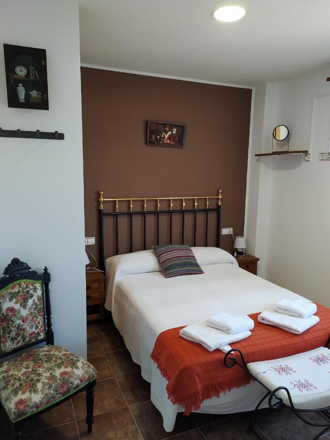 Casa Rural Mi Descanso Valdefuentes de Sangusín 外观 照片