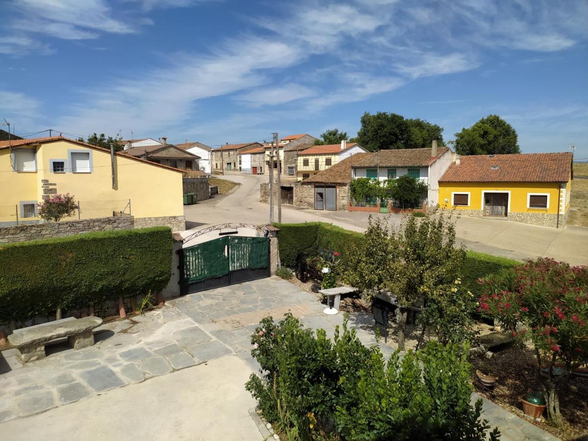 Casa Rural Mi Descanso Valdefuentes de Sangusín 外观 照片