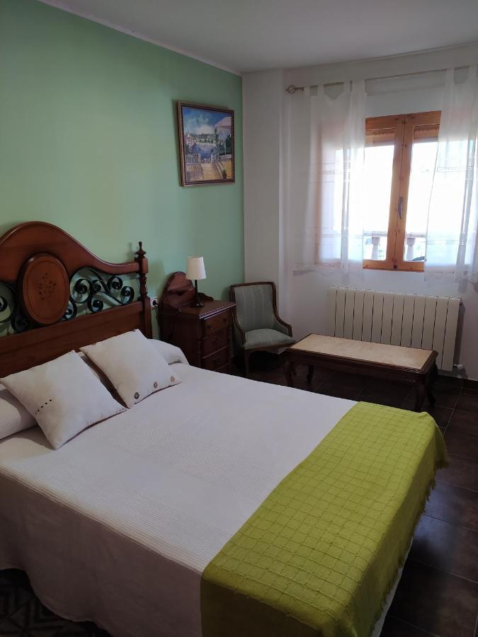 Casa Rural Mi Descanso Valdefuentes de Sangusín 外观 照片