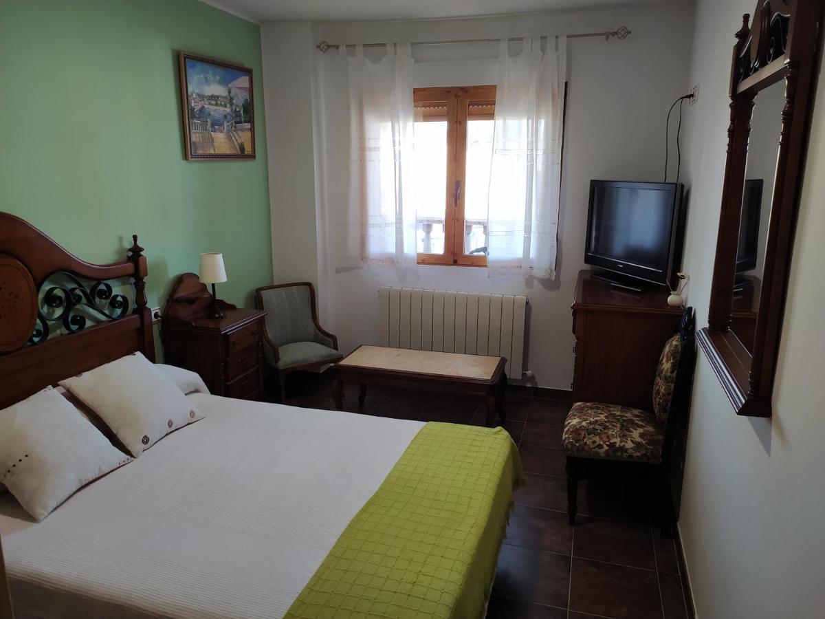 Casa Rural Mi Descanso Valdefuentes de Sangusín 外观 照片