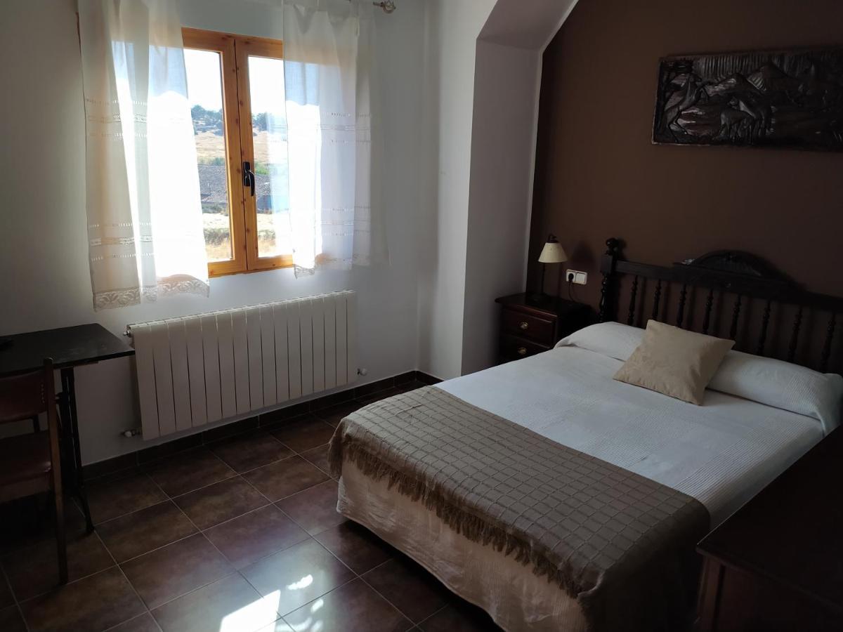 Casa Rural Mi Descanso Valdefuentes de Sangusín 外观 照片