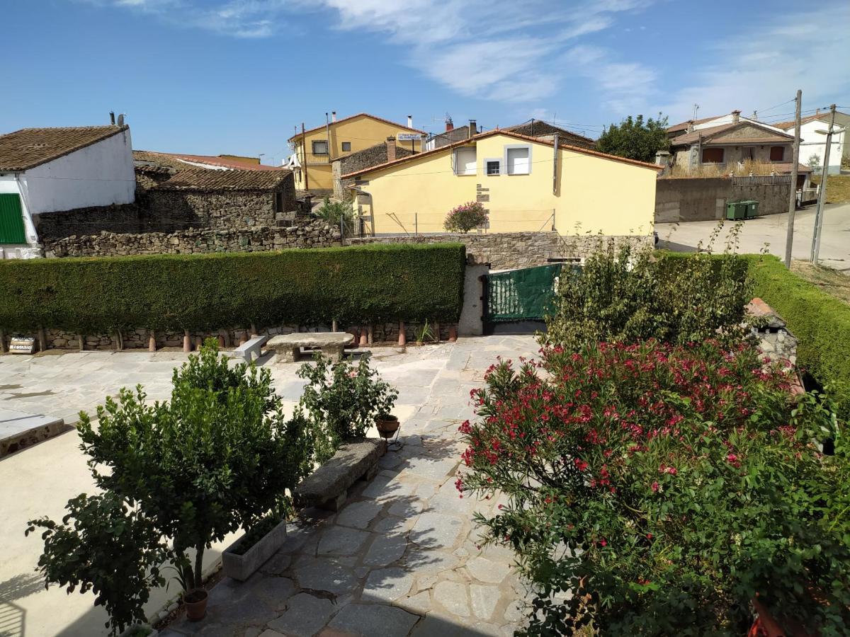 Casa Rural Mi Descanso Valdefuentes de Sangusín 外观 照片