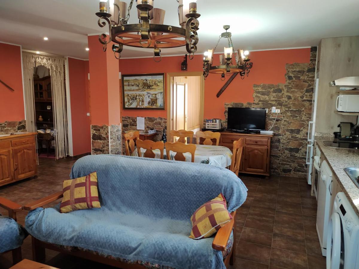 Casa Rural Mi Descanso Valdefuentes de Sangusín 外观 照片