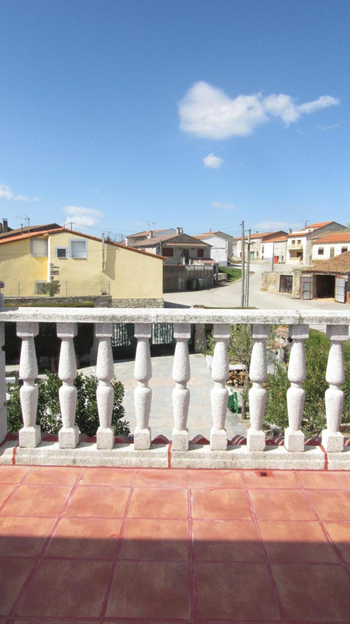 Casa Rural Mi Descanso Valdefuentes de Sangusín 外观 照片