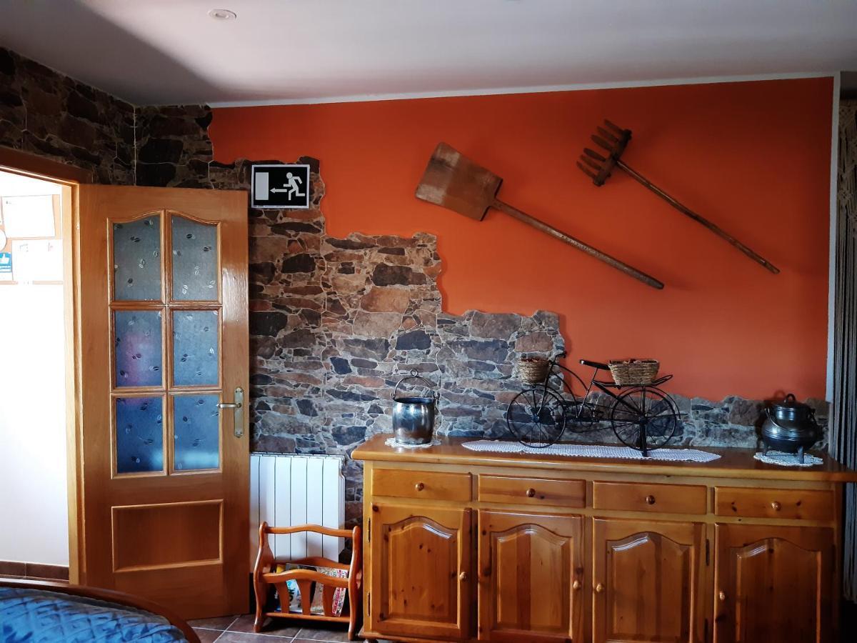 Casa Rural Mi Descanso Valdefuentes de Sangusín 外观 照片