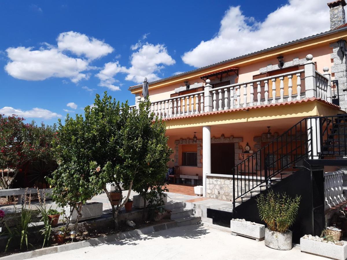 Casa Rural Mi Descanso Valdefuentes de Sangusín 外观 照片
